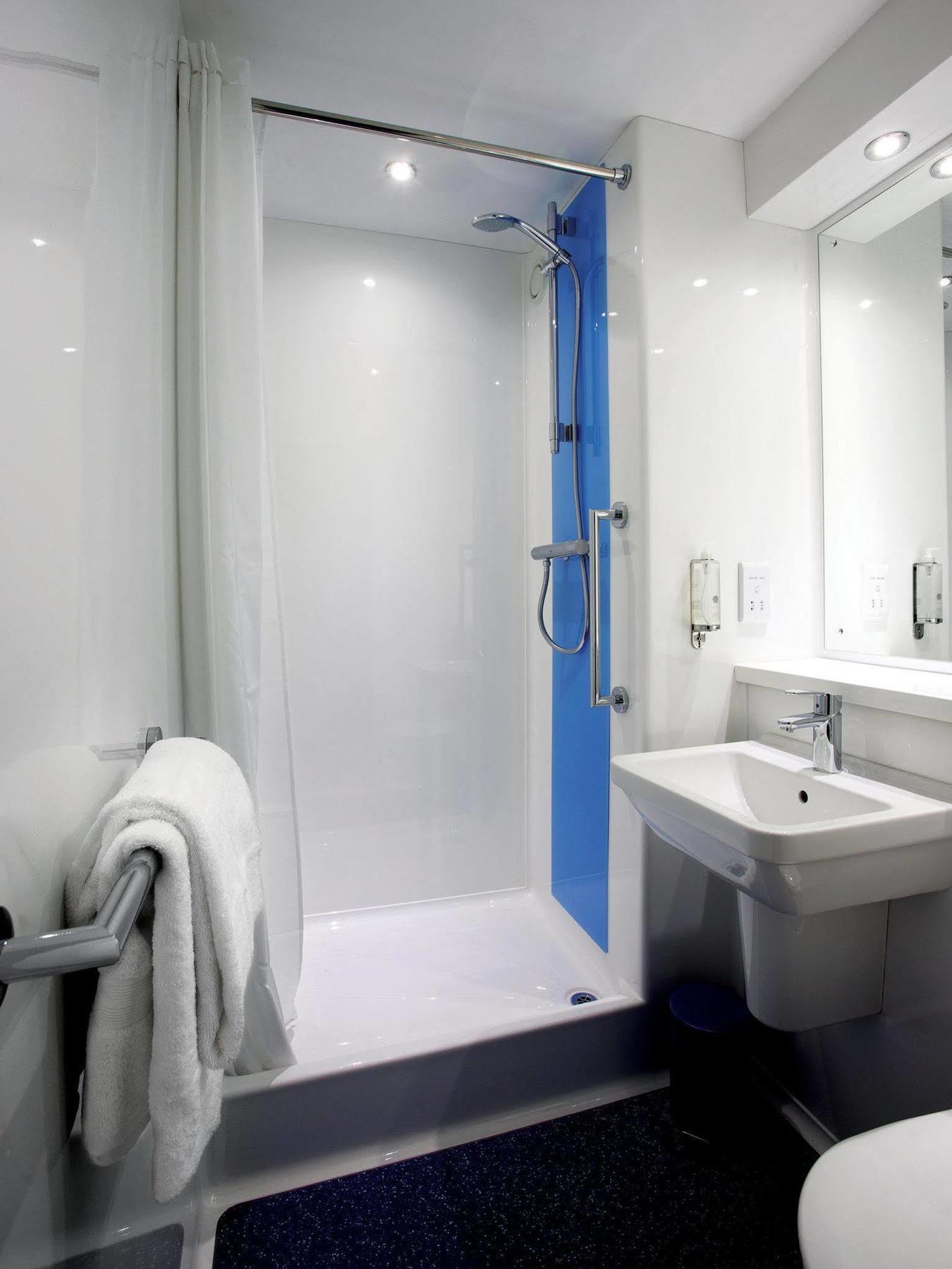 Travelodge Bristol Central Anchor Road Ngoại thất bức ảnh